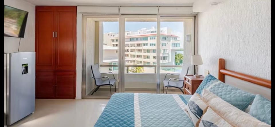 Bed, View (from property/room), Balcony/Terrace, Sea view