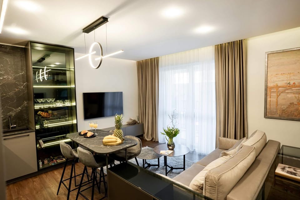 TV and multimedia, Living room, Dining area