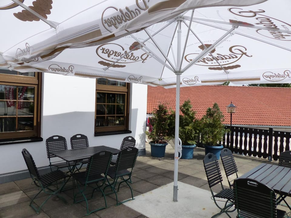 Restaurant/places to eat, Facade/entrance, Summer, Balcony/Terrace, On site
