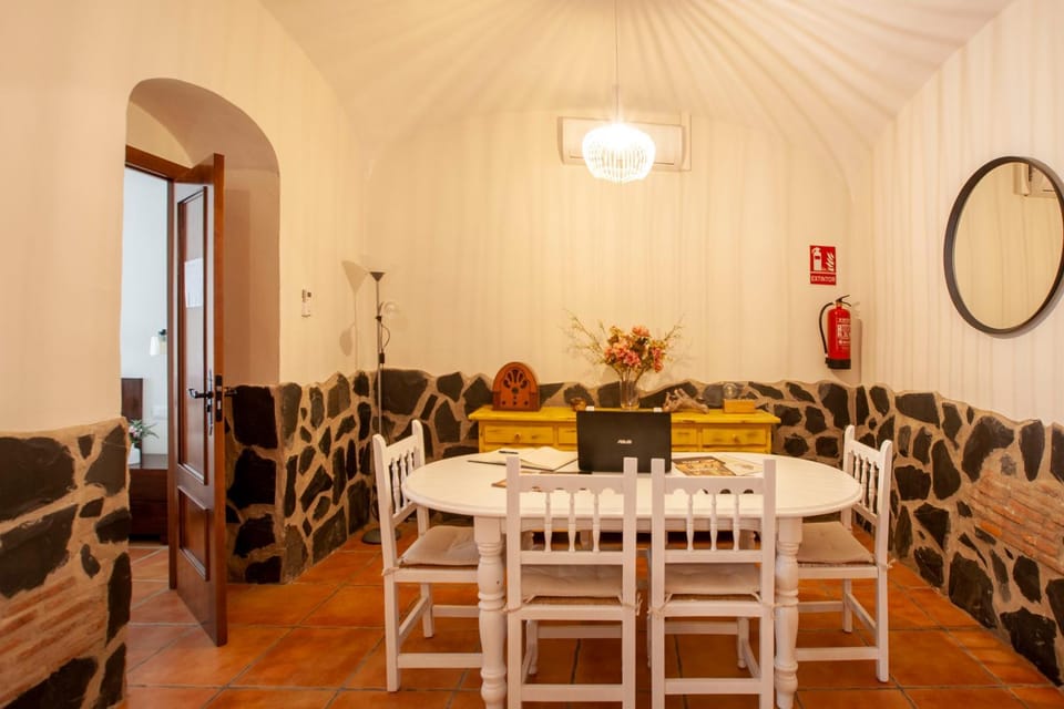 Lounge or bar, Decorative detail, Seating area