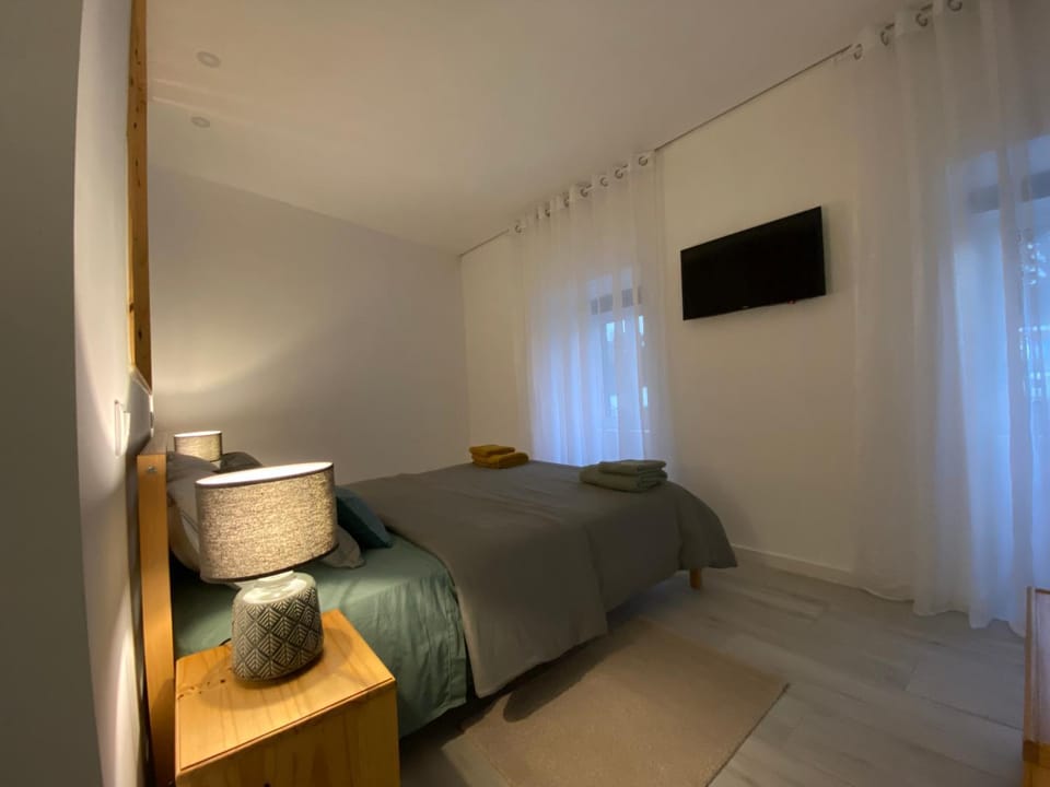 Bed, Photo of the whole room