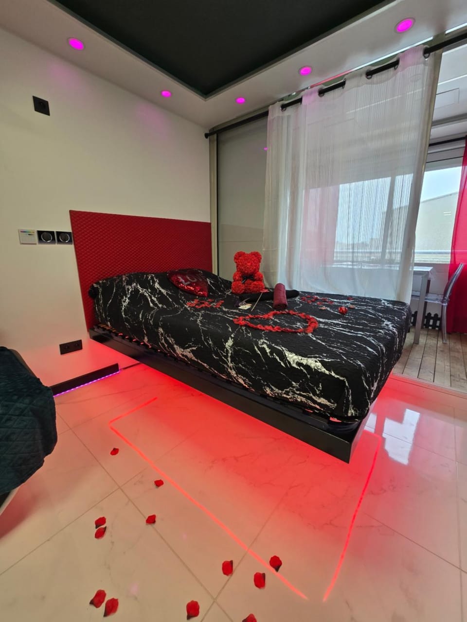 Bed, Living room, Seating area