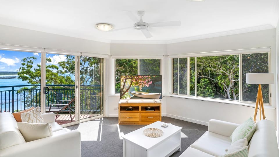 View (from property/room), Living room, Sea view
