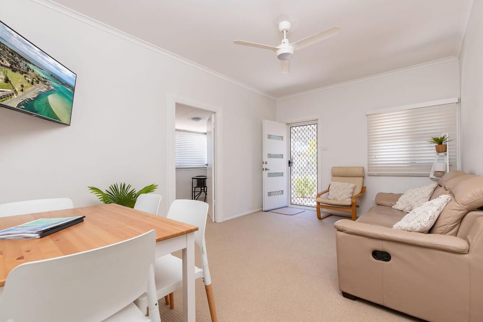 Douglas Avenue 5 House in Forster
