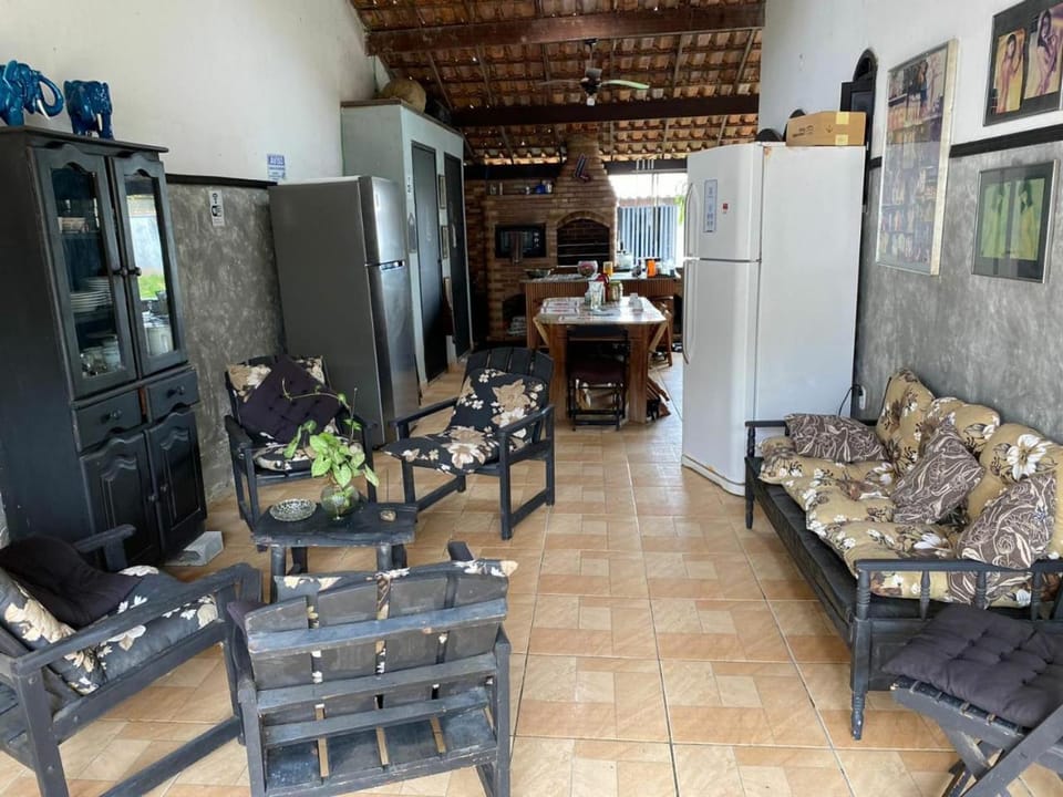 Property building, Restaurant/places to eat