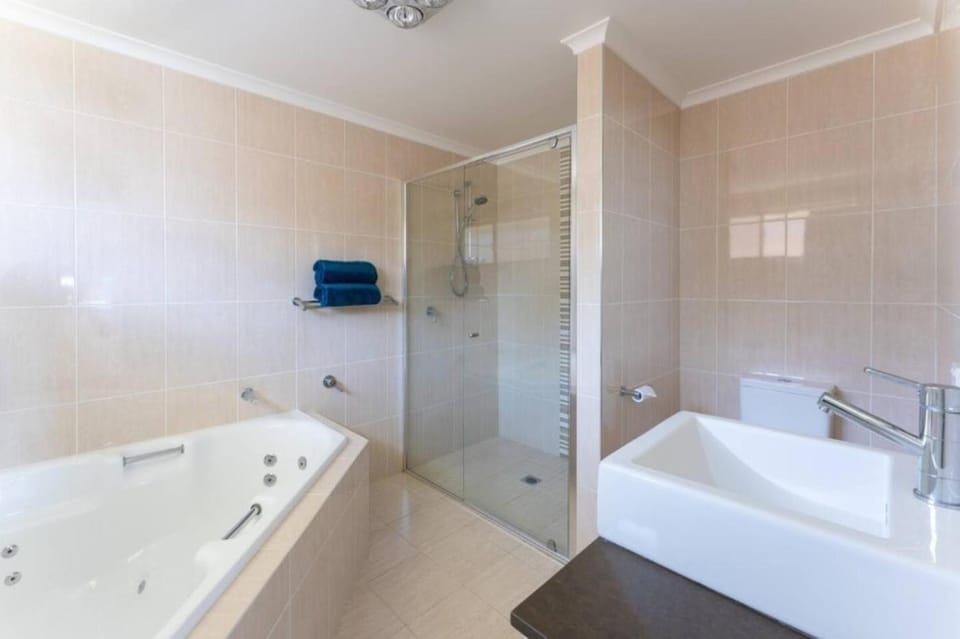 Bathroom, Bath