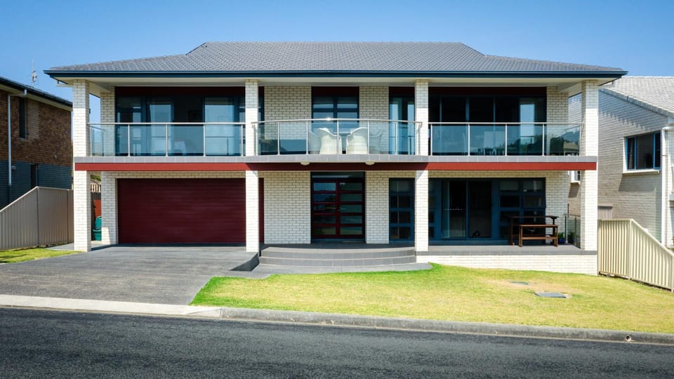 Property building, Facade/entrance