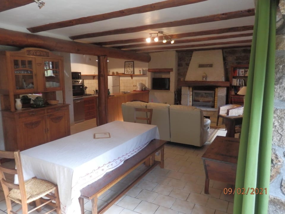 TV and multimedia, Living room, Dining area