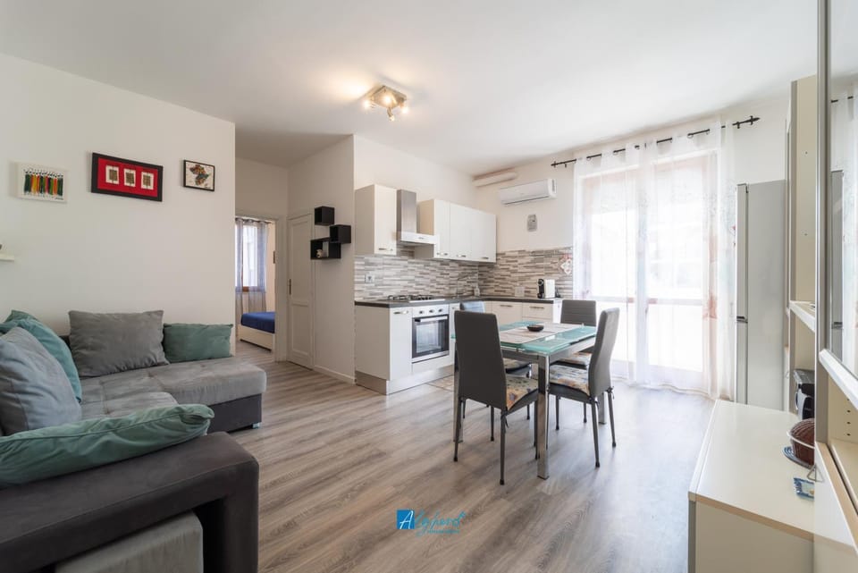 Kitchen or kitchenette, kitchen, air conditioner