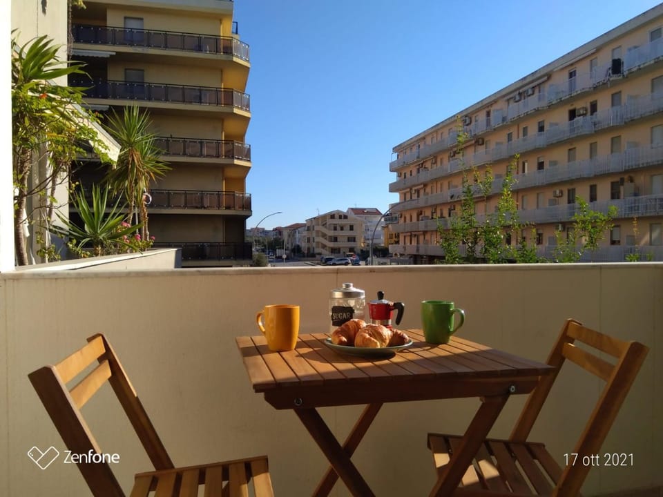 Property building, Day, View (from property/room), Balcony/Terrace, Dining area