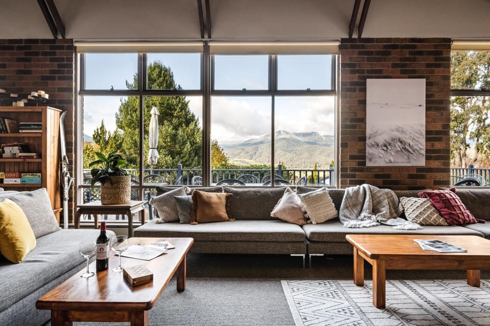 Myee Alpine Retreat Nature lodge in Tawonga South