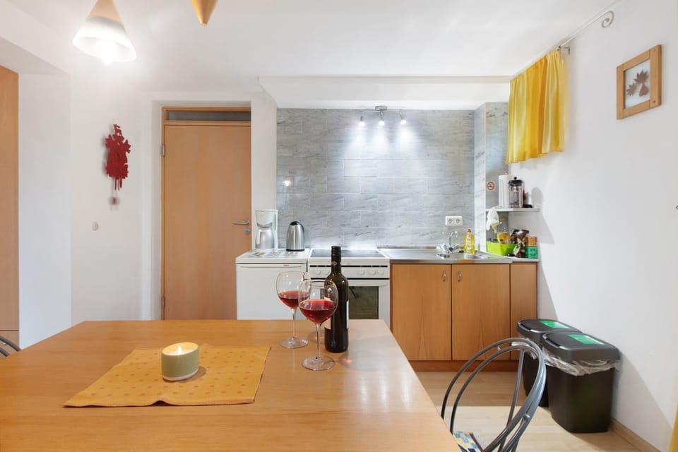 Property building, Kitchen or kitchenette, Living room