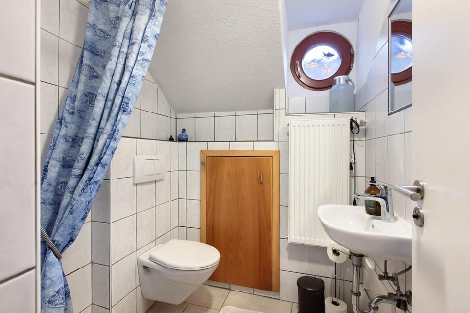 Bathroom, Living room