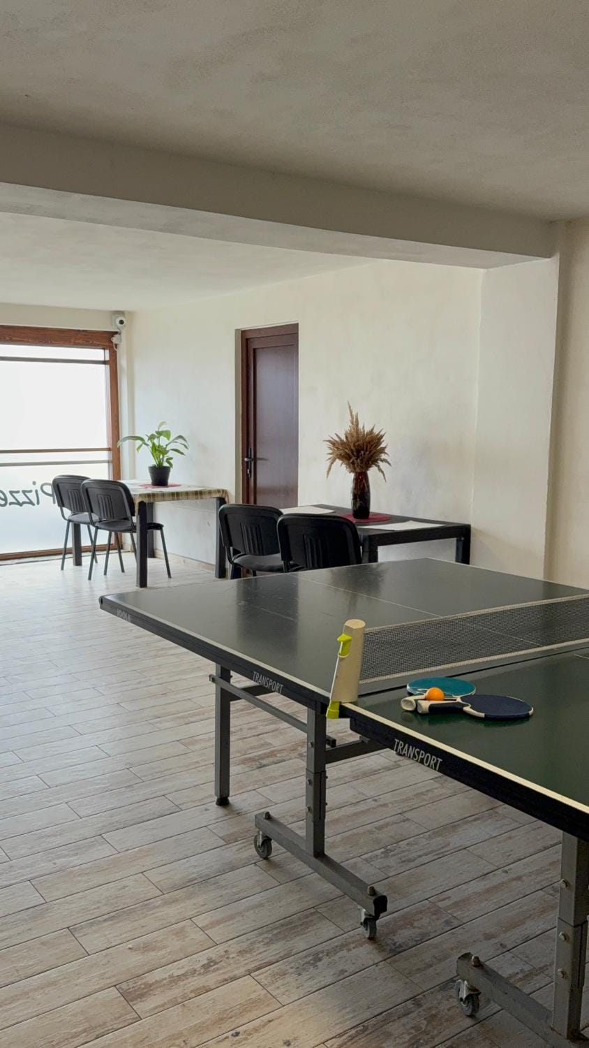 Game Room, Table tennis