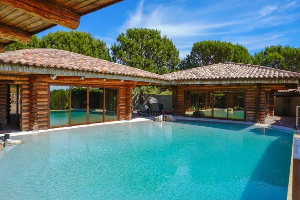 Domaine La Pietra Campground/ 
RV Resort in Corsica
