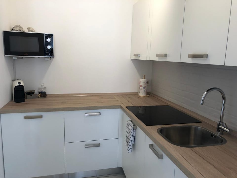 Coffee/tea facilities, Kitchen or kitchenette