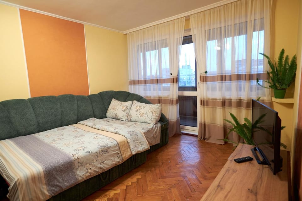 Living room, Photo of the whole room