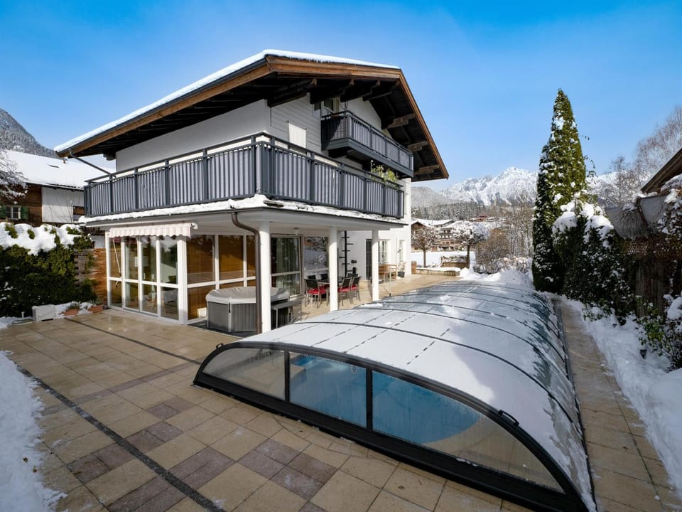 Property building, Winter, Hot Tub, Mountain view
