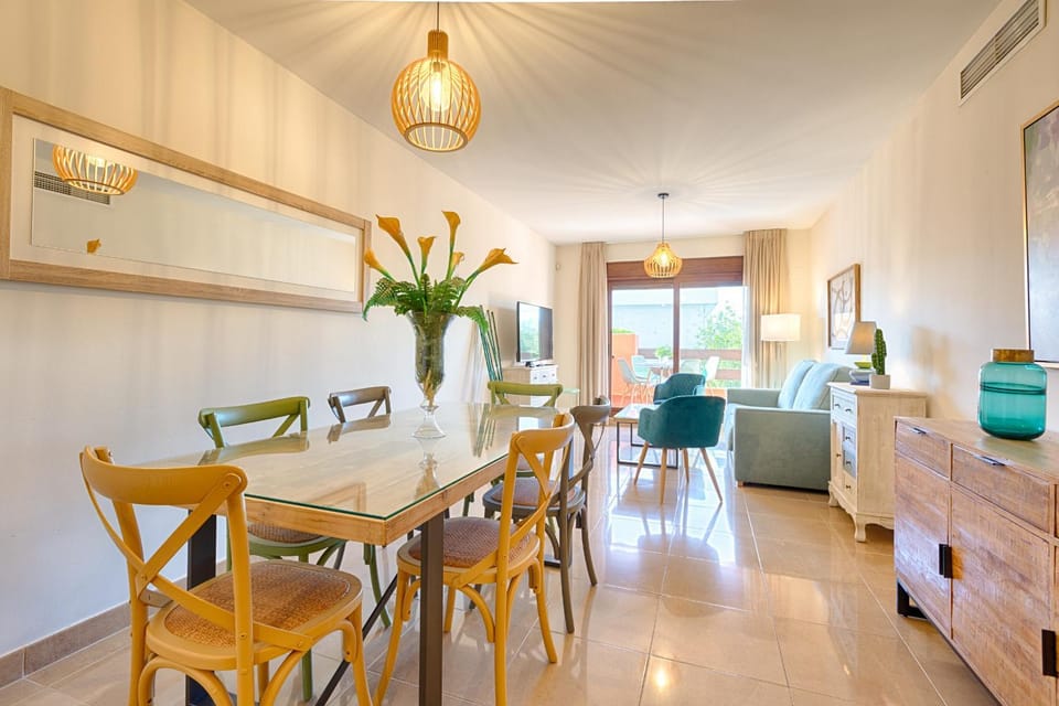 Lounge or bar, Dining area