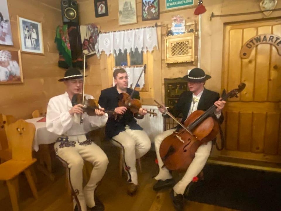 People, Evening entertainment, Entertainment, group of guests