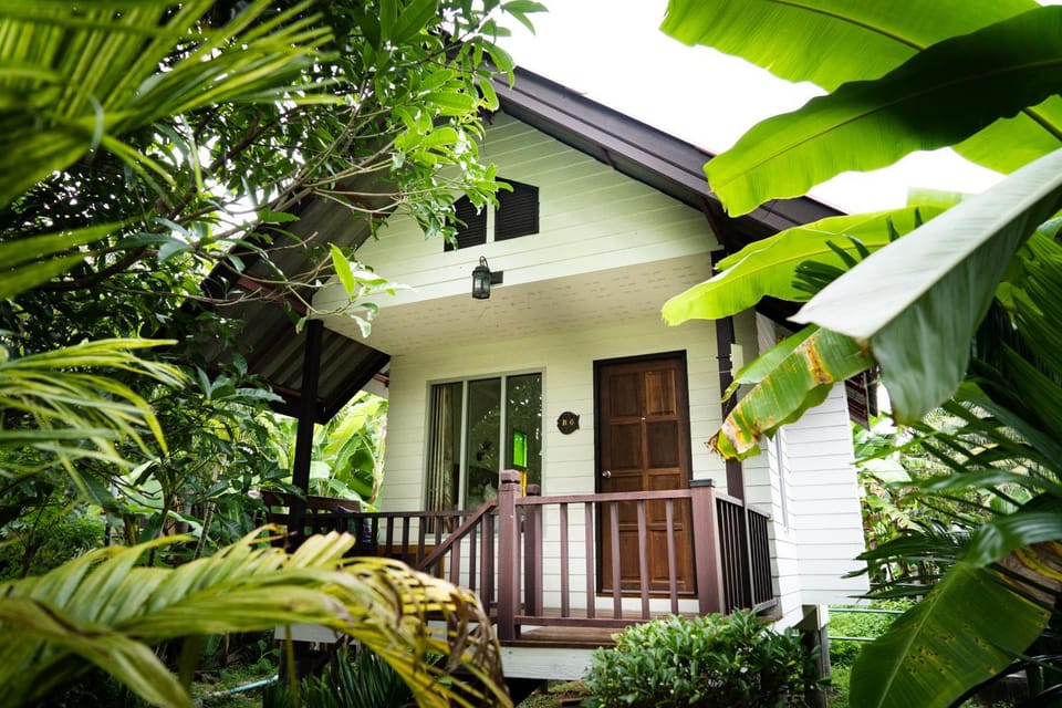 Property building, Day, Balcony/Terrace, Garden view
