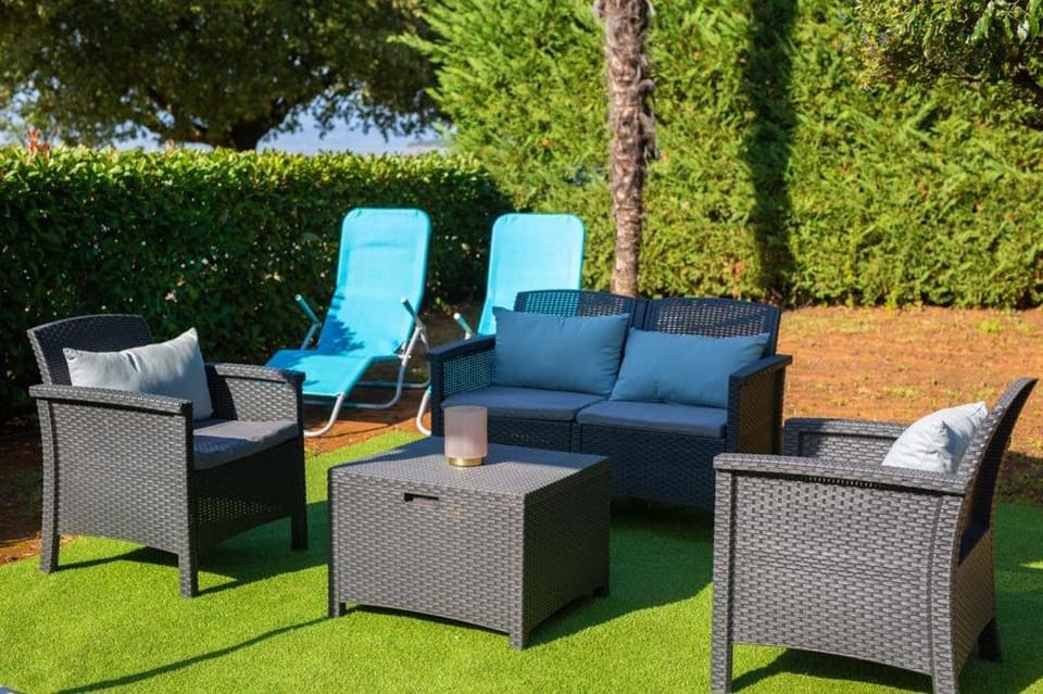 Garden, Sea view