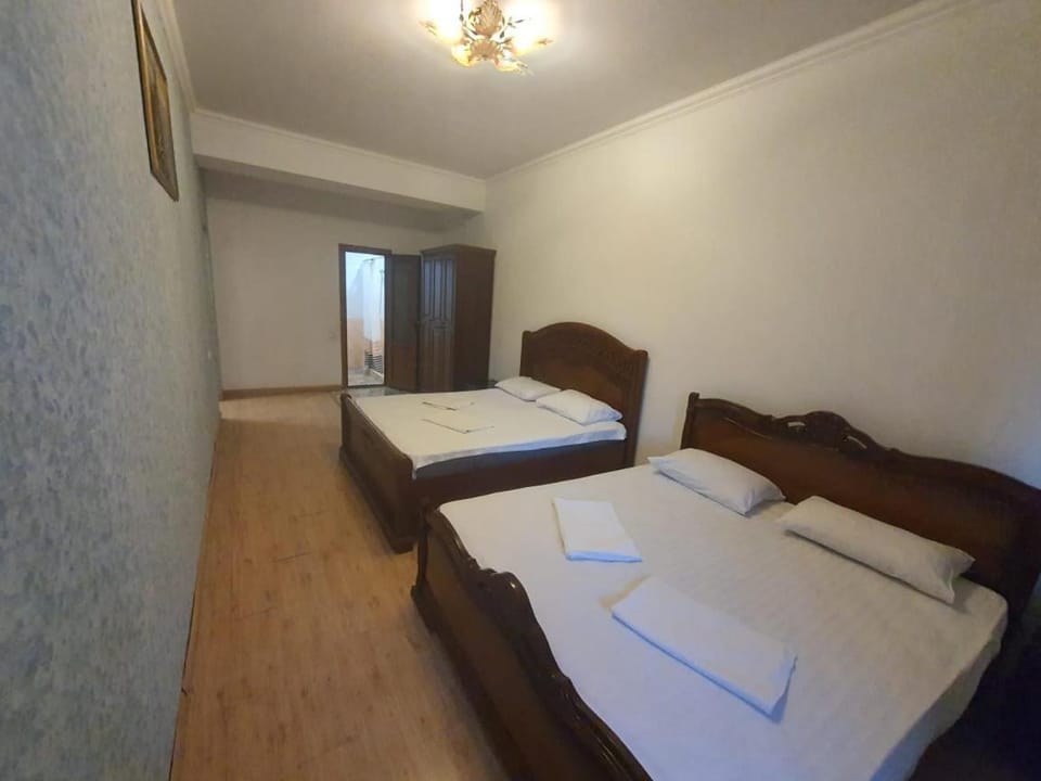Armenak Apartment 5-комнатная Apartment in Yerevan