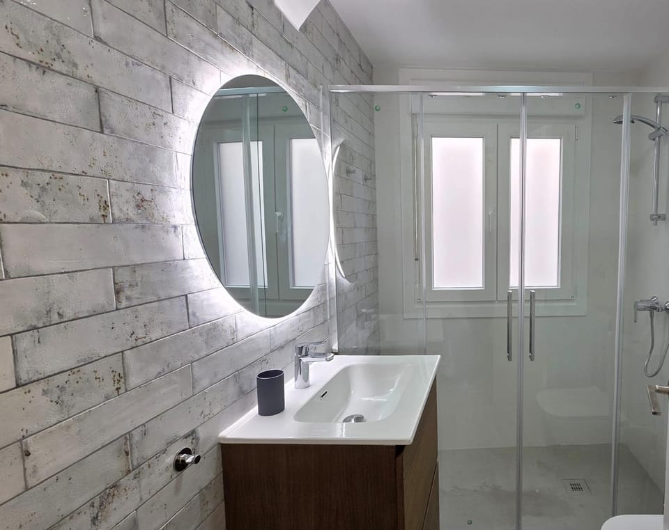 Shower, Bathroom