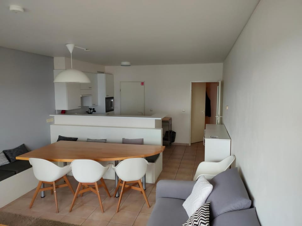 Zongericht appartement met zicht op de jachthaven Apartment in Ostend
