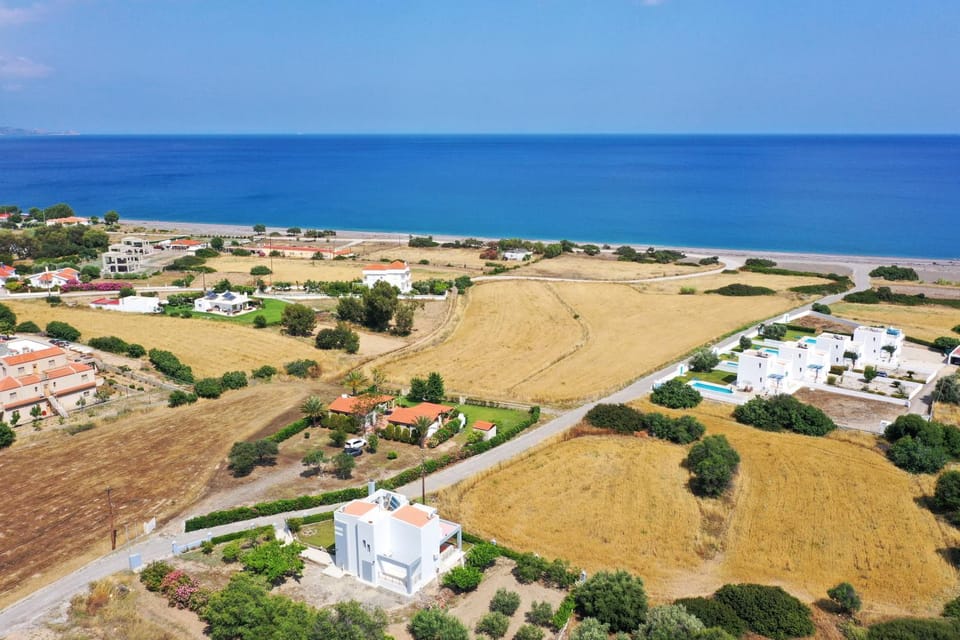 Day, Neighbourhood, Natural landscape, Bird's eye view, Beach, Sea view