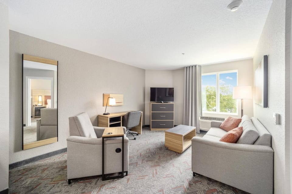 TV and multimedia, Living room, Seating area, Evening entertainment