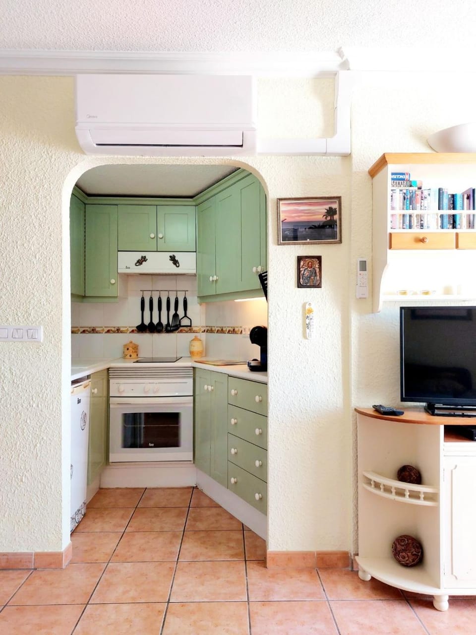 Living room, air conditioner