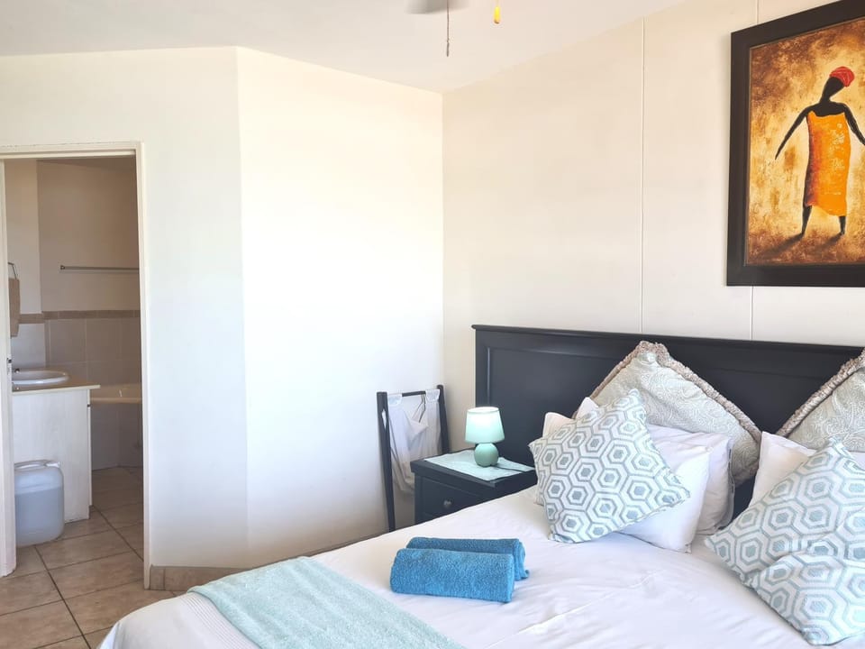 Bed, Bathroom, Bedroom
