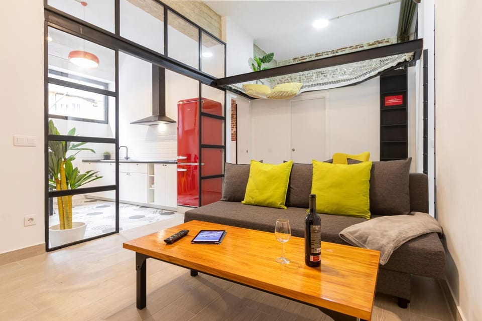 TV and multimedia, Living room, Seating area, Dining area