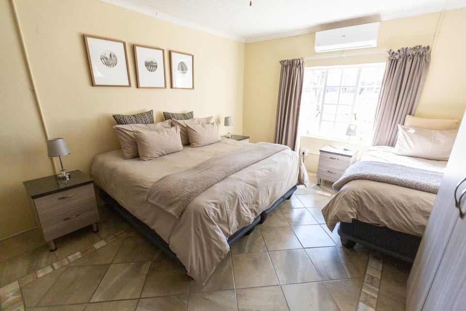 Bedroom, air conditioner