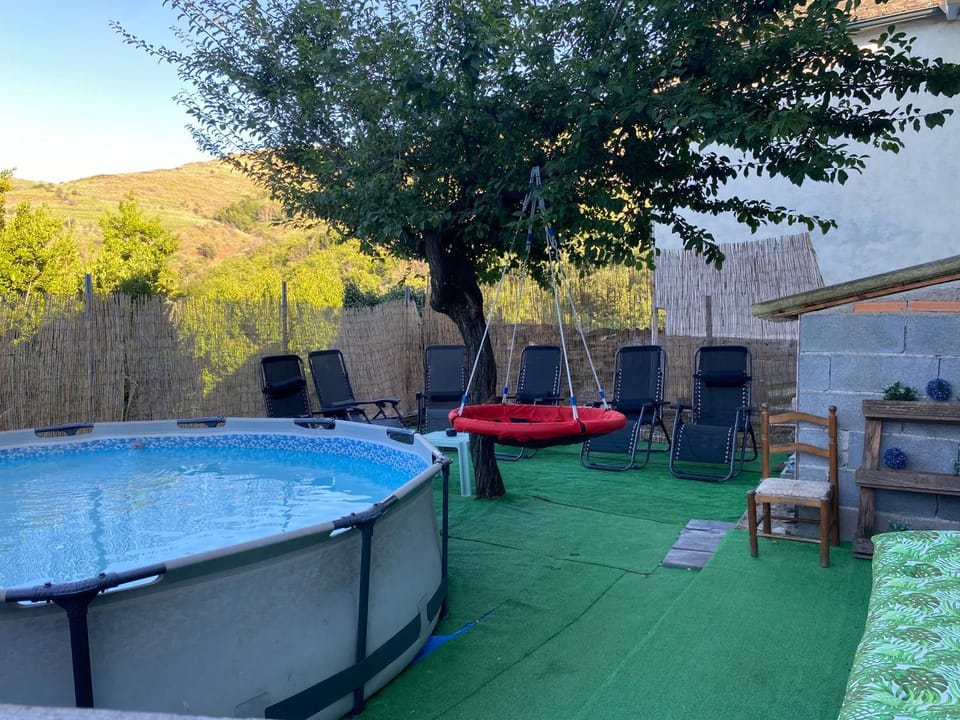 Swimming pool, sunbed