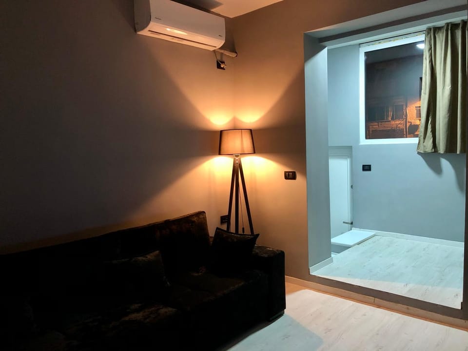 Photo of the whole room, air conditioner