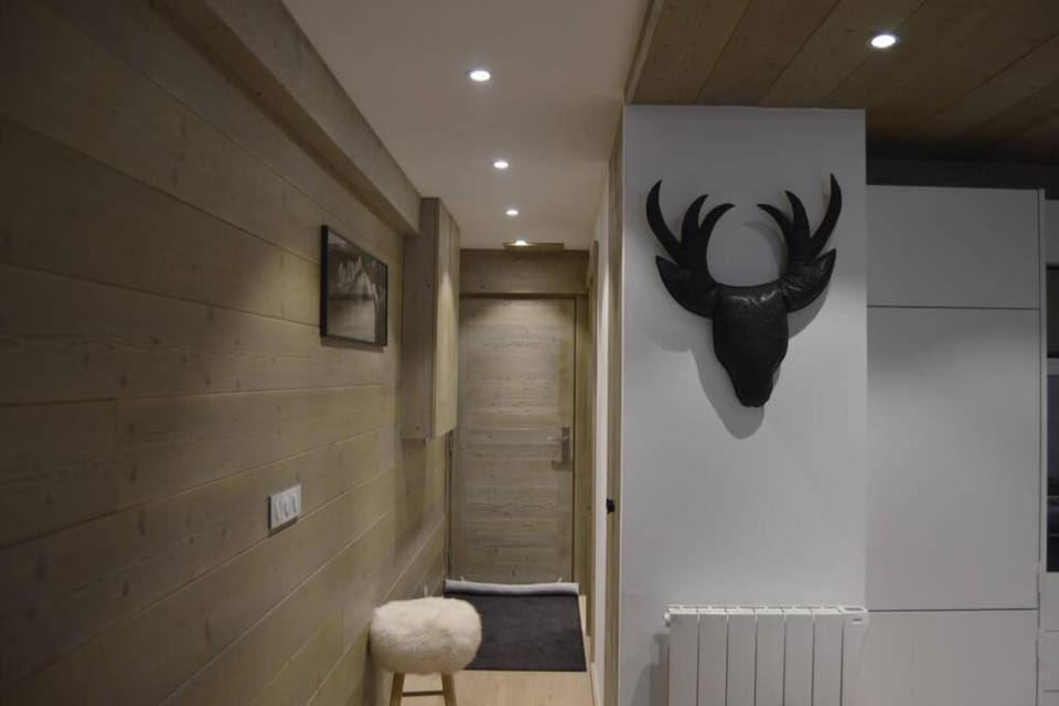 Le lodge des Cîmes, Méribel Centre, Magnifique duplex cosy Apartment in Les Allues