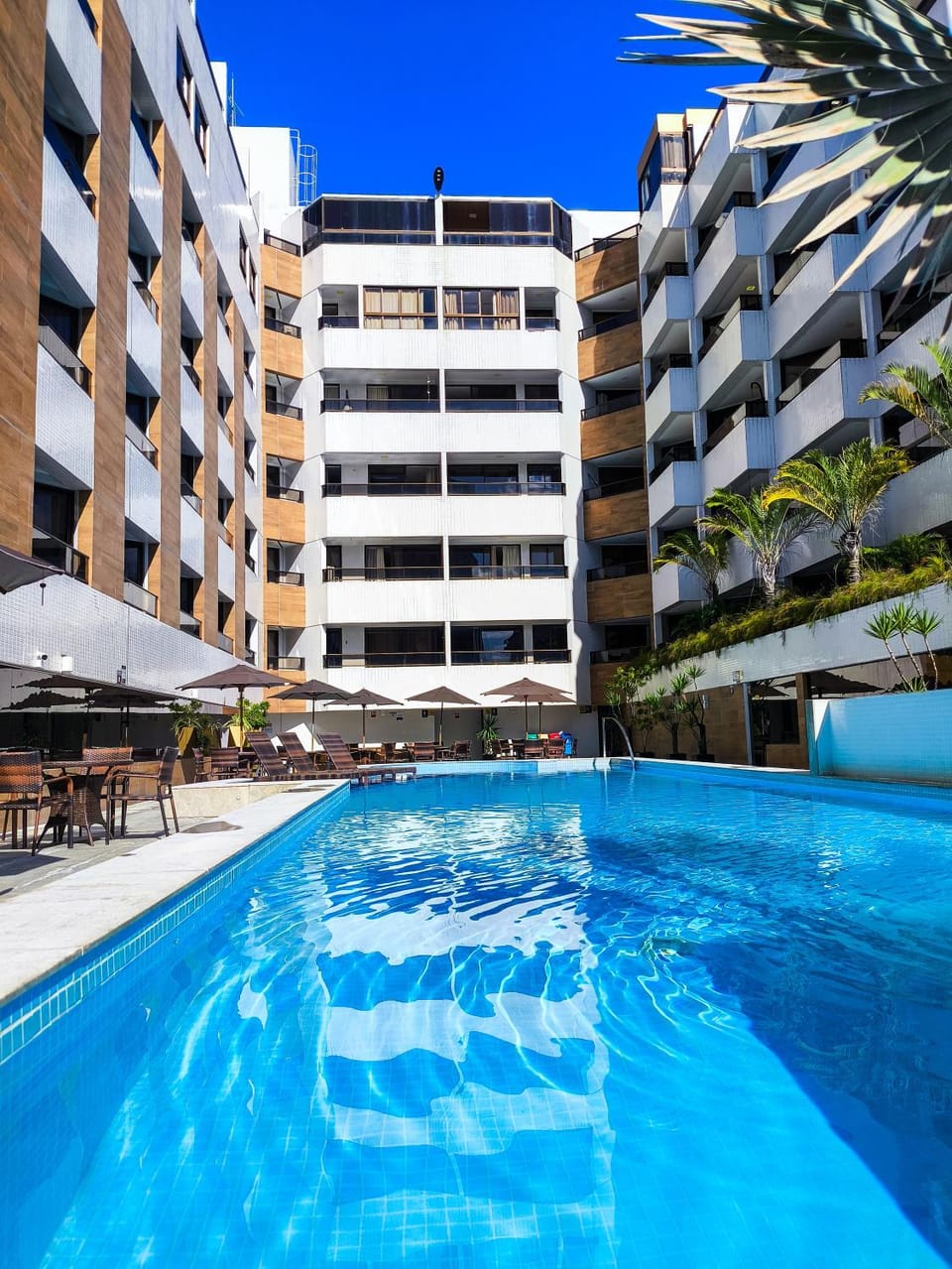 Day, Swimming pool