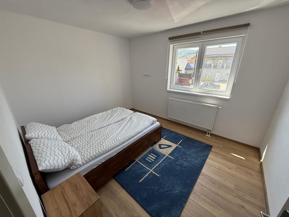 Bee apartman Apartment in Romania