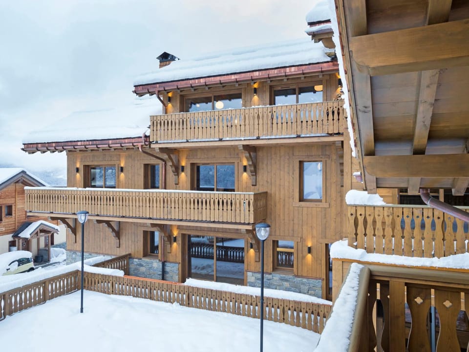 Duplex moderne proche des pistes avec parking - FR-1-566-42 Apartment in Les Allues