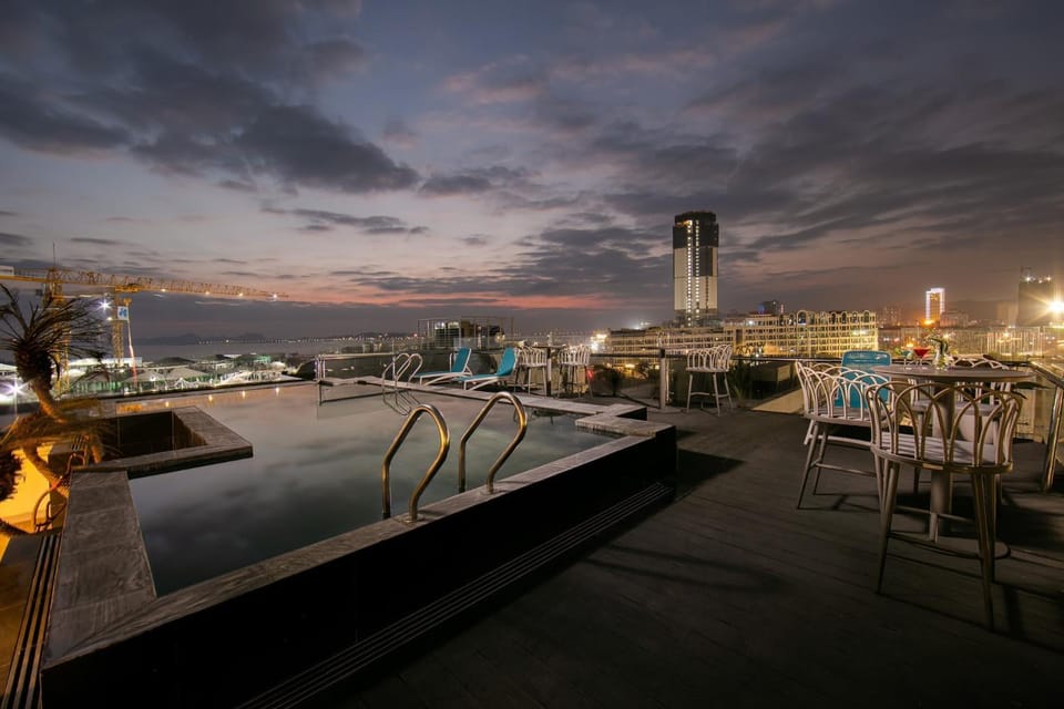 Swimming pool, Swimming pool
