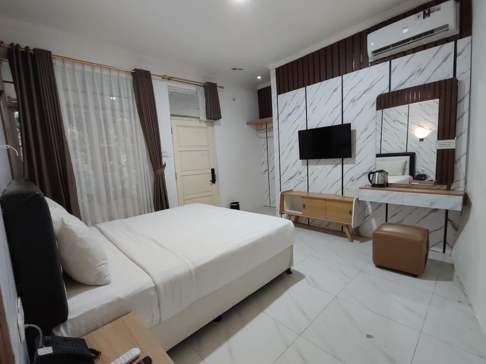Bedroom, air conditioner