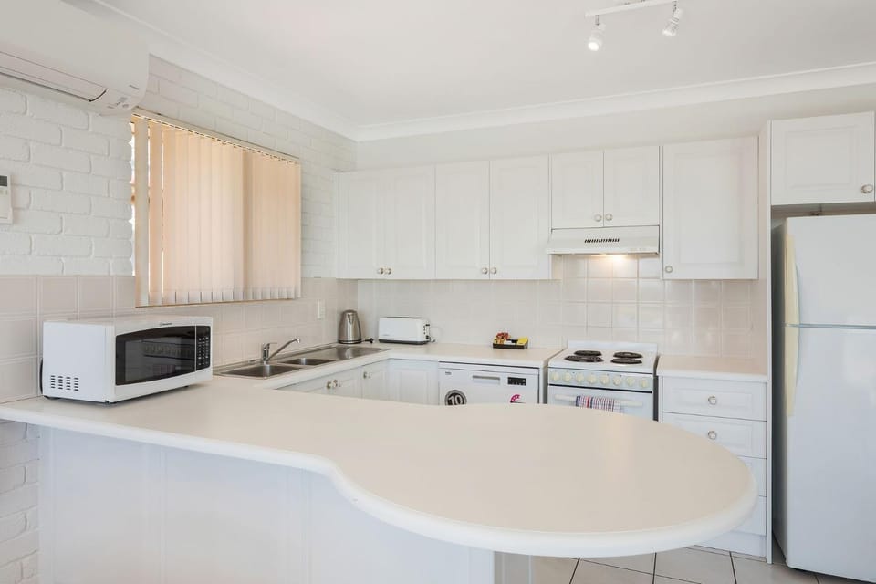 Grand Pacific 1 Unit 4 - First Floor Apartment in Narooma
