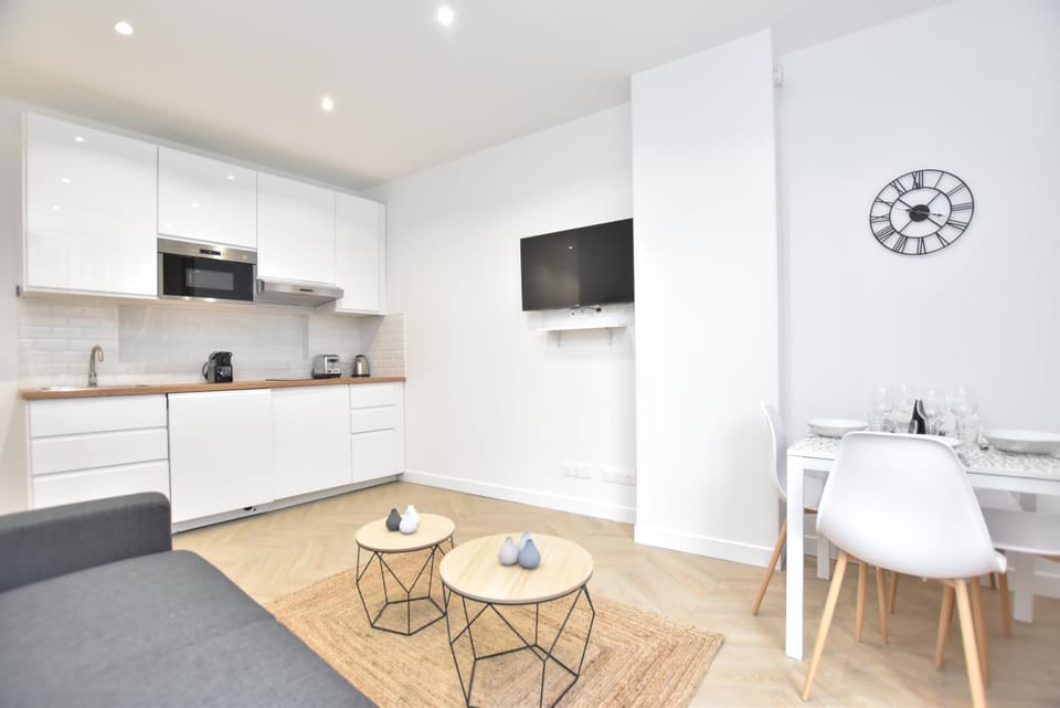 Kitchen or kitchenette, Living room, Dining area