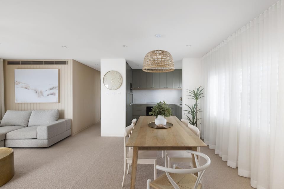 Living room, Seating area, Dining area