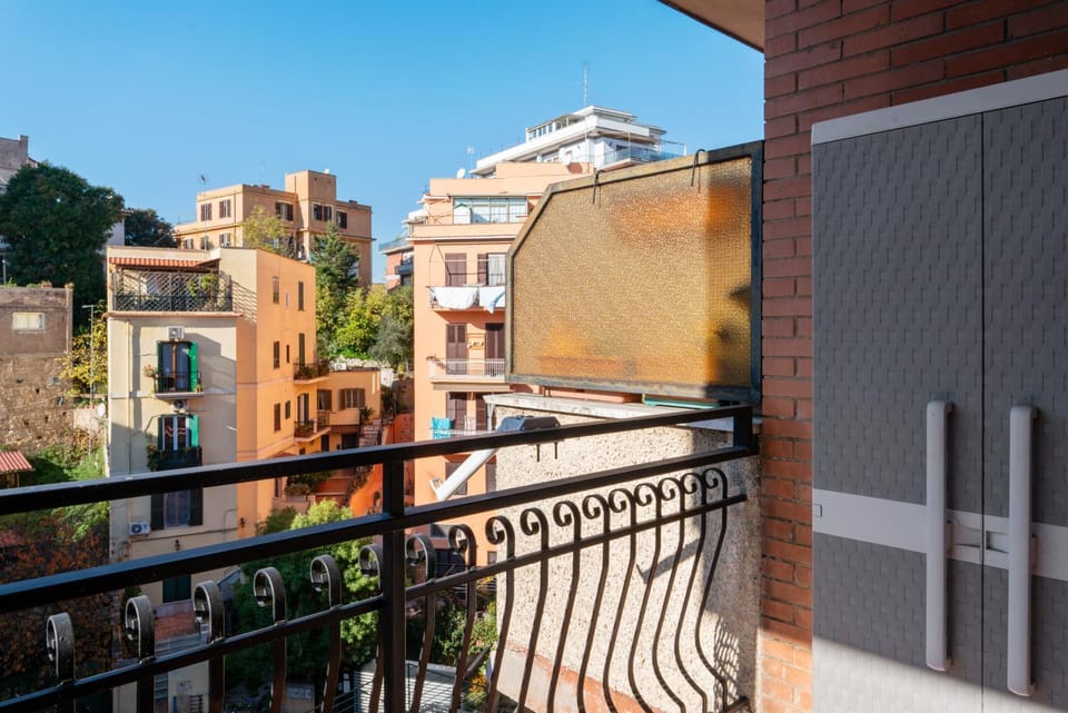 Neighbourhood, Balcony/Terrace, Street view