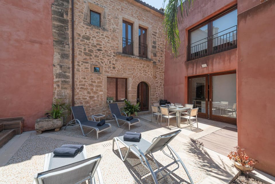 Patio, Seating area, sunbed