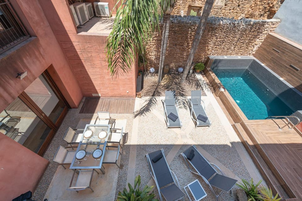 Patio, Pool view, Swimming pool