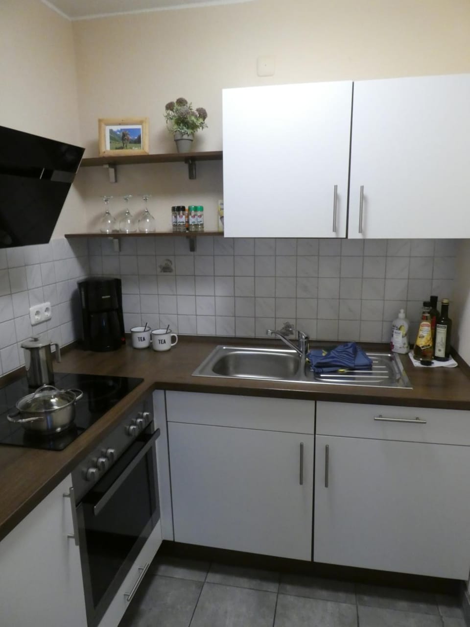 Kitchen or kitchenette